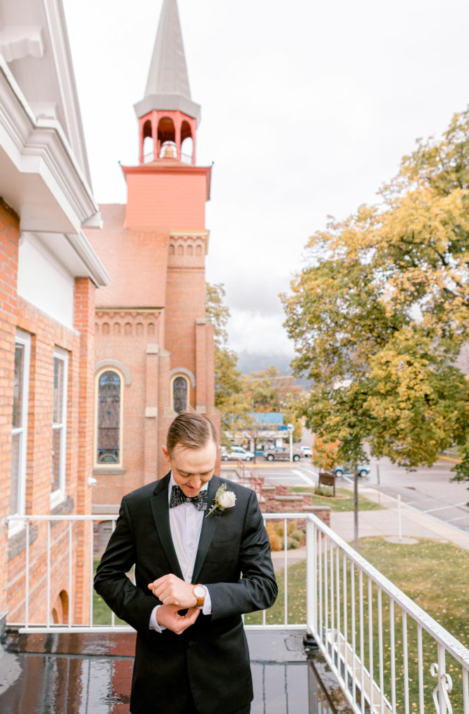 Elegant, classic, and unique.  That's how I'd describe Keeley and Andrew’s beautiful wedding day in Missoula, Montana.